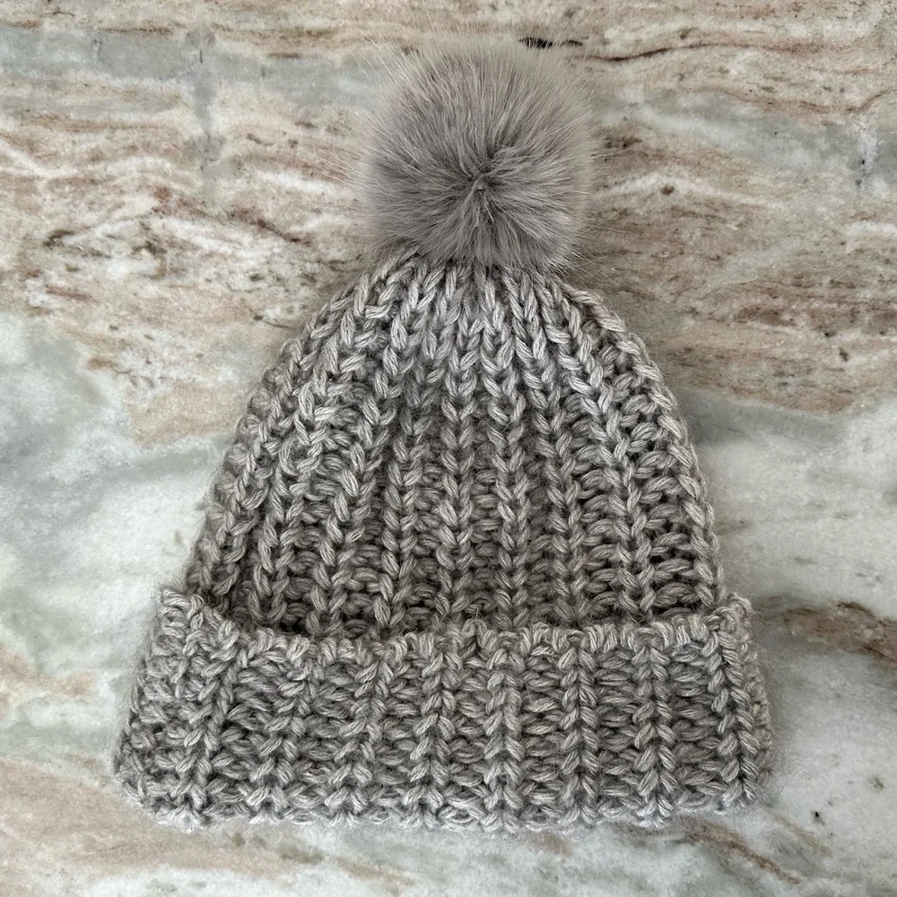Grey Knit Wool Alpaca Acrylic Blend Fall / Winter Beanie With Faux Fur Pom